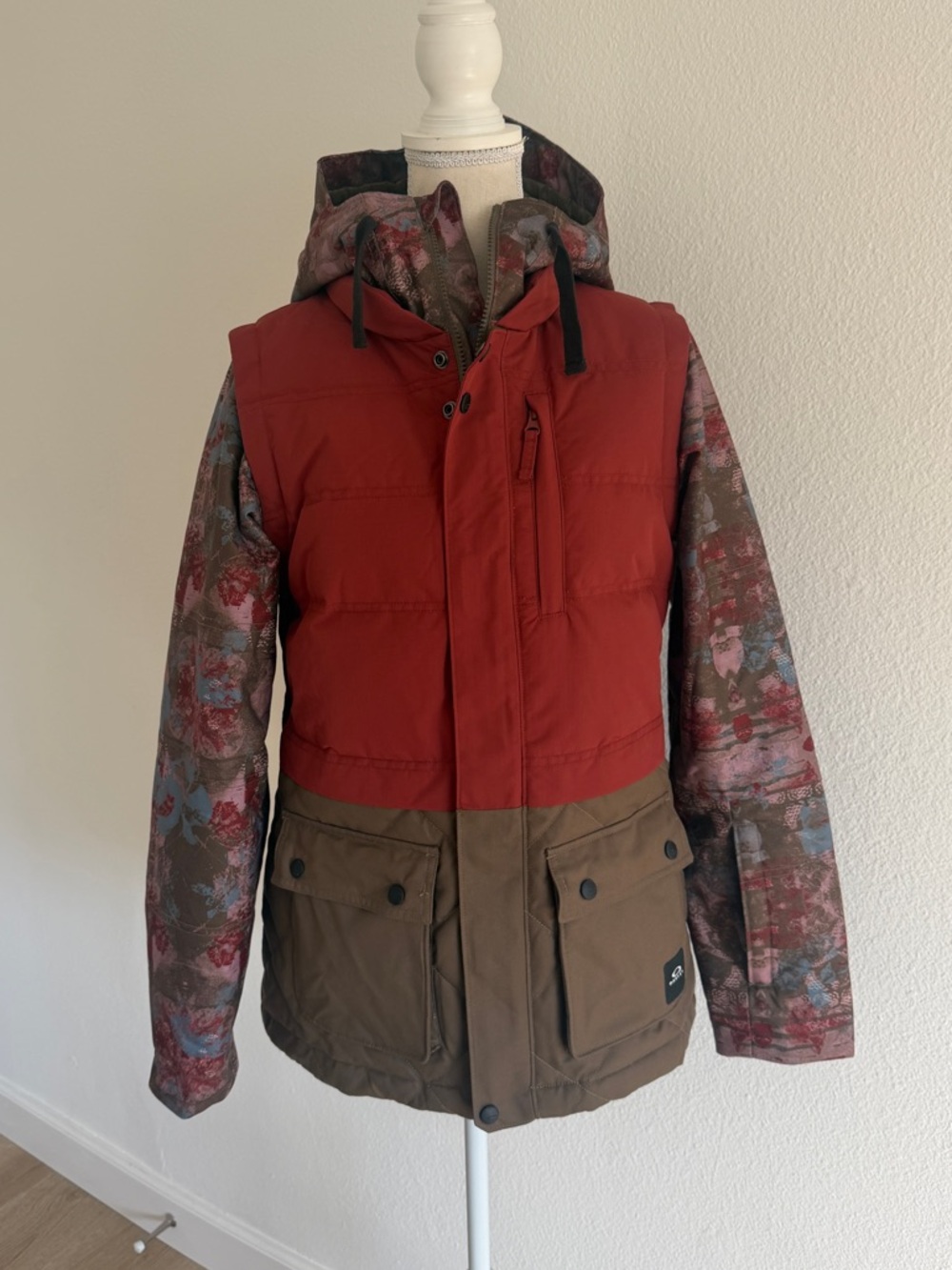 Oakley Women’s Silver Queen Softshell Ski Snowboard Jacket